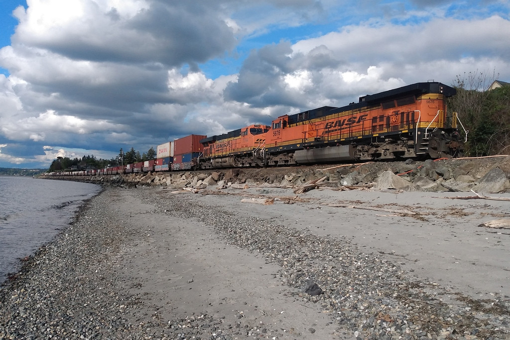 BNSF 5676